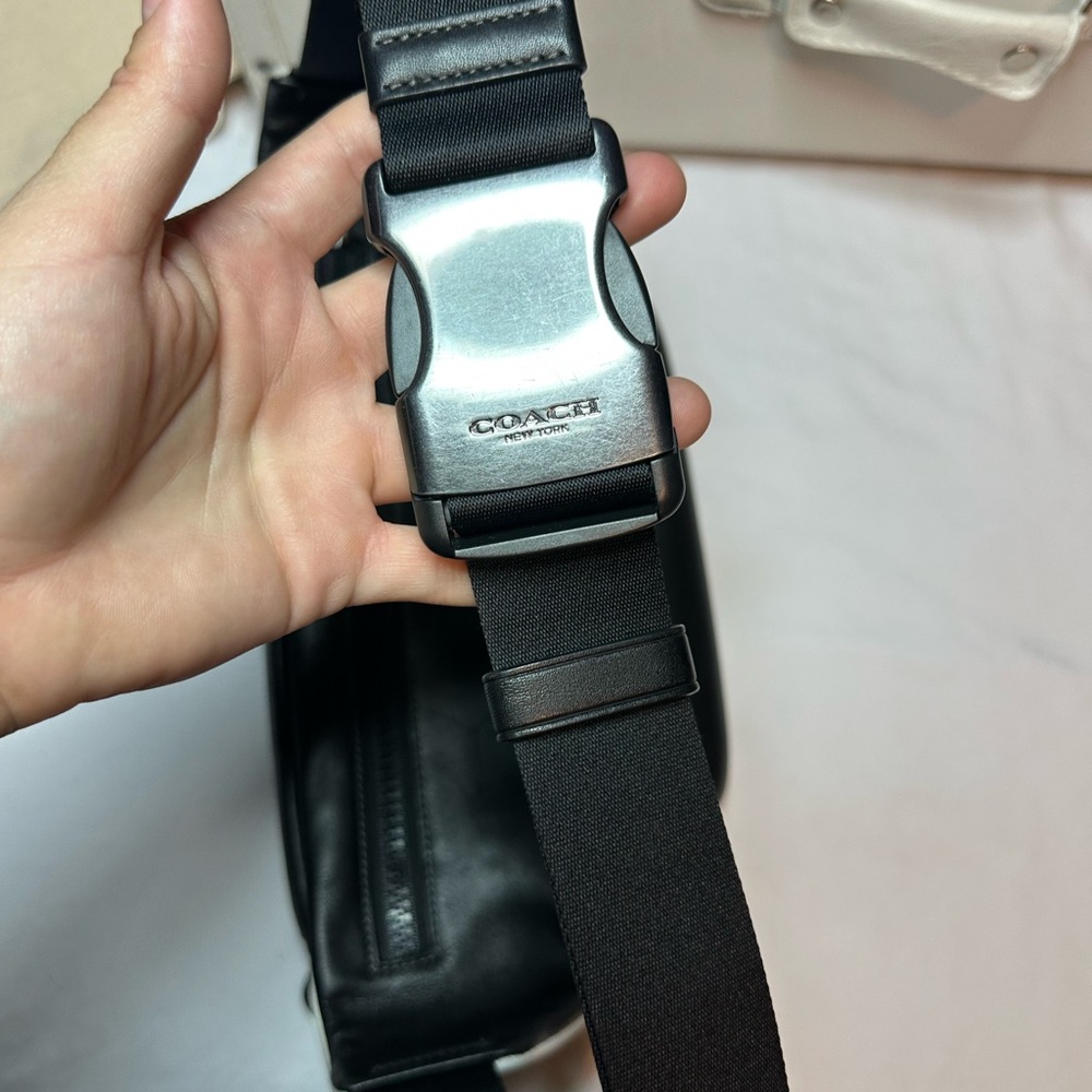 Coach Two-Tone Black and Cream Belt Bag - Picture 5 of 8